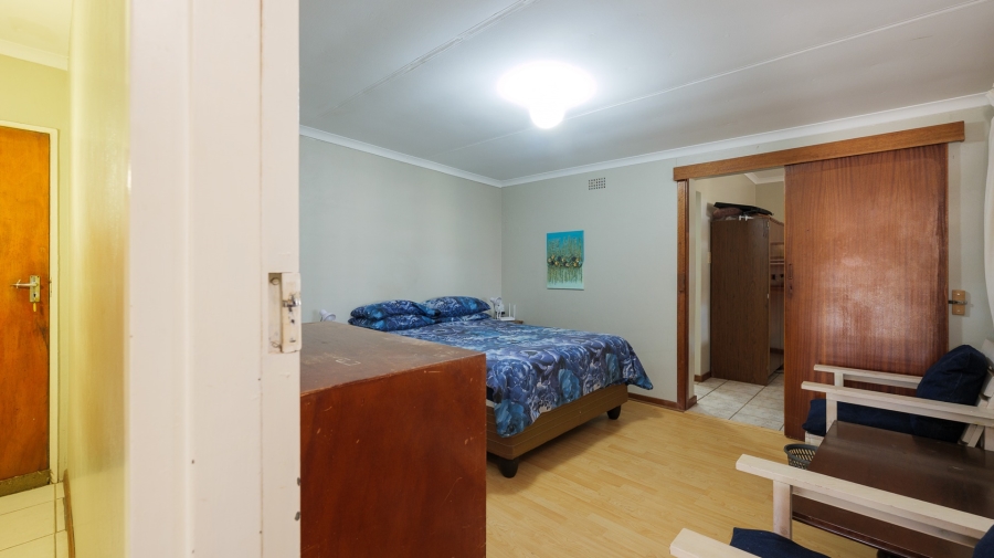 5 Bedroom Property for Sale in Struisbaai Western Cape